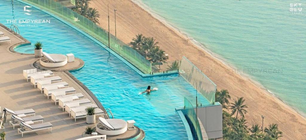 Πισίνα στο ή κοντά στο Panorama Beach Luxury Nha Trang