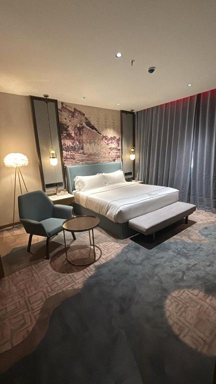 GOLDEN NEW HIRA HOTEL
