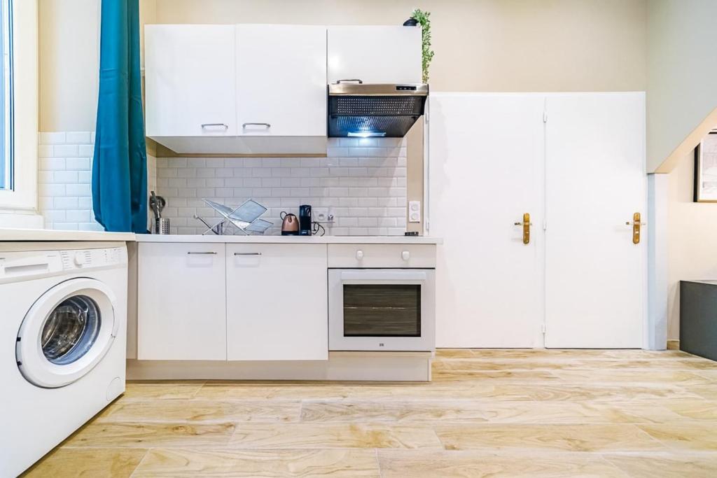 Large bright loft 6 people near Saxe-Gambetta