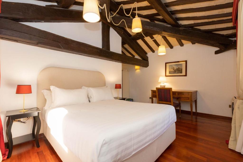 Pantheon Rondanini Luxury Penthouse