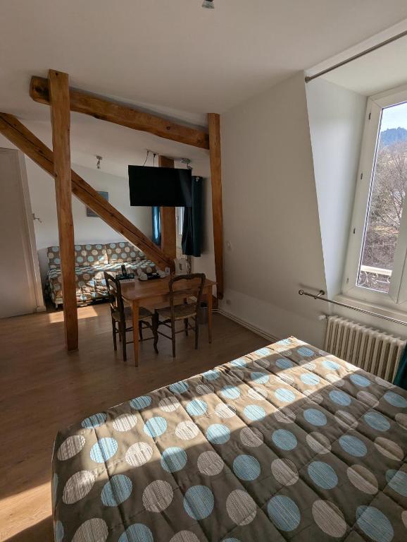 Logis Hôtel Regina - Habitación Cuádruple