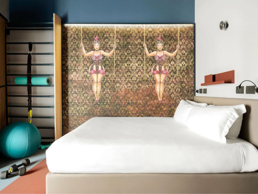 
Champion -  Double Bed - PRIVATE FITNESS CORNER
