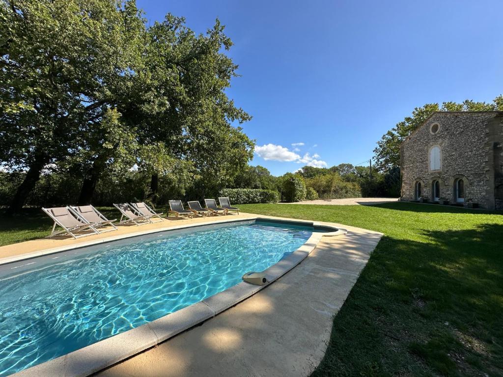 Villa des Cyprès - Charmante maison provençale - Jardin et piscine privés au cœur d un Domaine Viticole Château de Barbebelle Rognes - 10 personnes - Proche d'Aix-en Provence