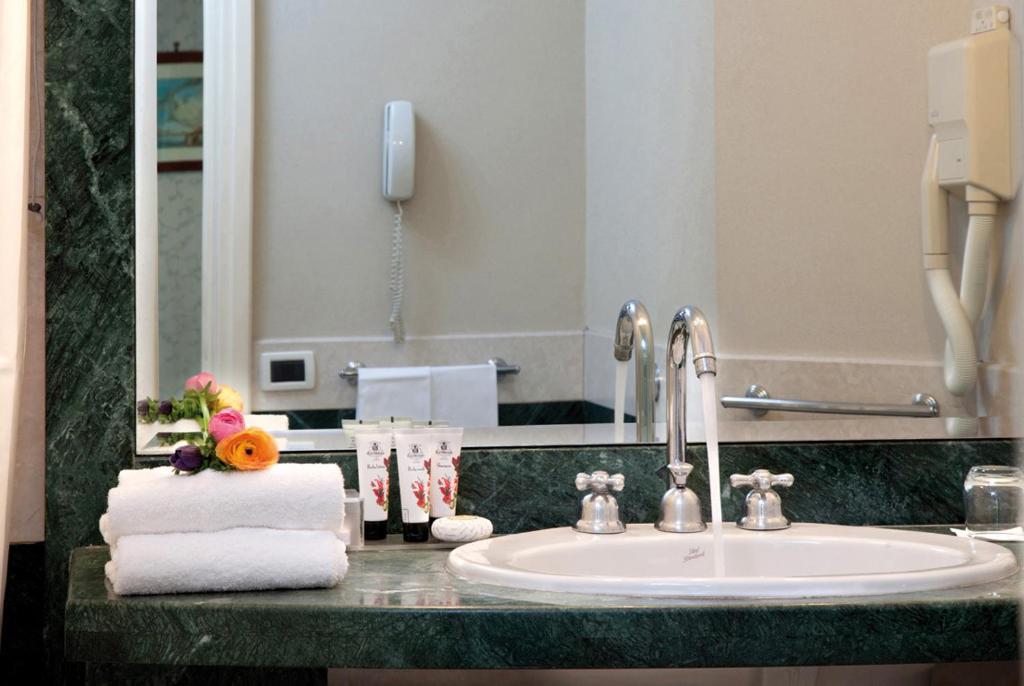 Grand Hotel Santa Lucia - Resim 29