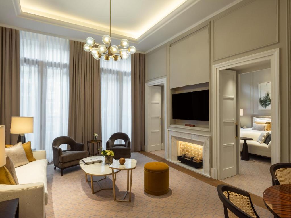 Grand Deluxe Suite