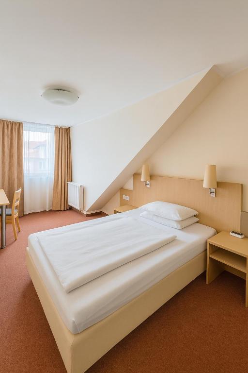 Atomis Hotel Düsseldorf City - Resim 22