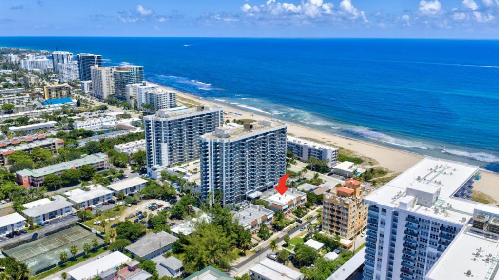 an aerial view of a city and the ocean at Daisy Elegance Townhouse Steps from The Beach in Pompano Beach