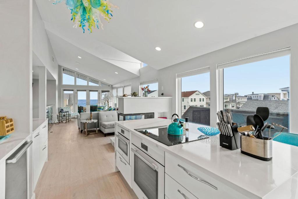 Serendipity Beach Retreat Penthouse and Yoga, Salisbury Beach (preços ... - Mountain Penthouse Suites With Private Beachside Yoga And Meditation Spaces