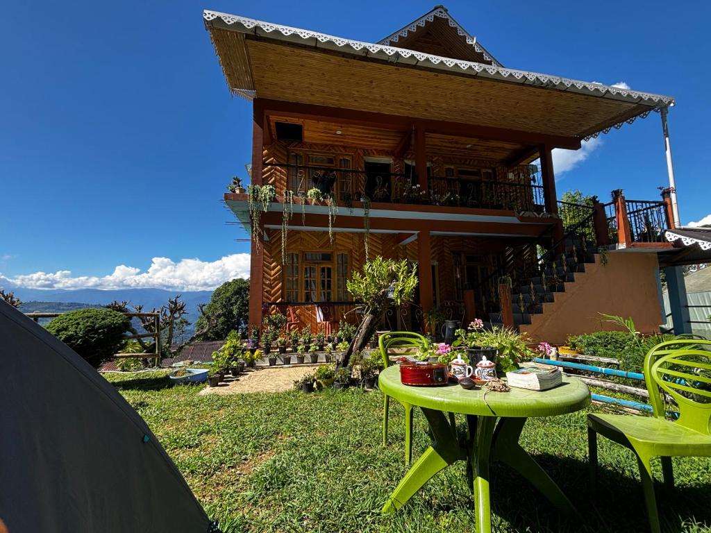 Μπαλκόνι ή βεράντα στο Satrangi Homestay Lamahatta