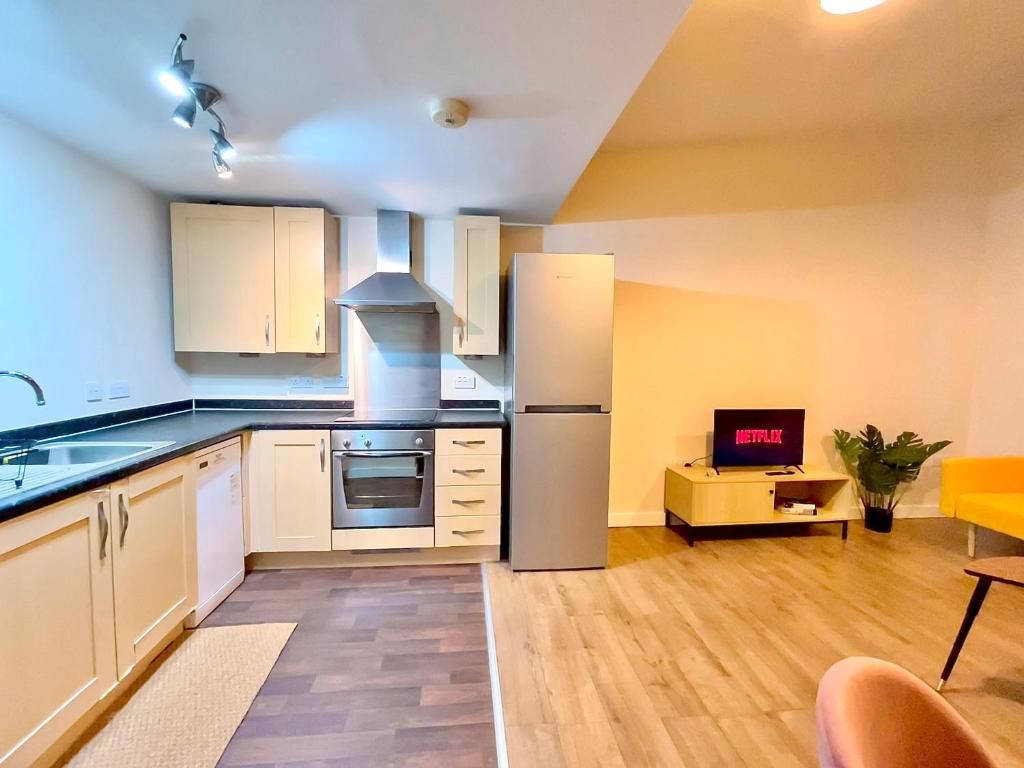 Kuchyň nebo kuchyňský kout v ubytování STAY LONGER, SAVE MORE- Sophisticated, Central City Stay