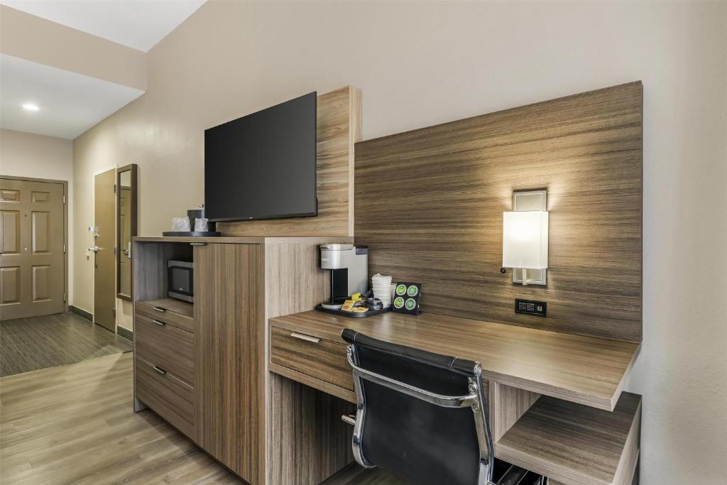 Best Western Plus Sanford Airport/Lake Mary Hotel photo