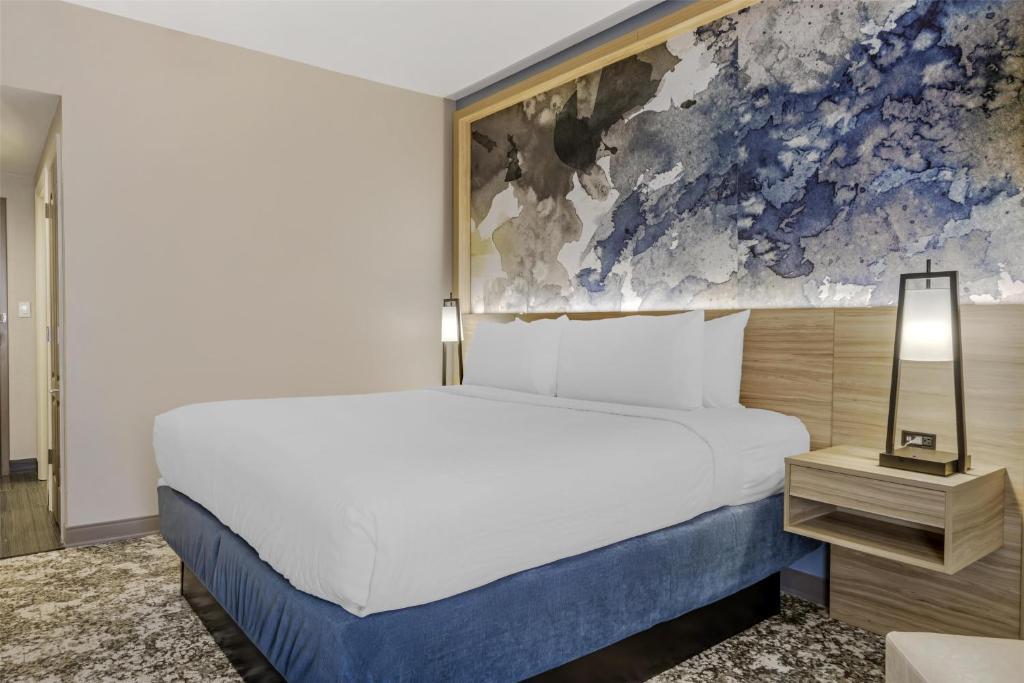 Best Western Plus Sanford Airport/Lake Mary Hotel photo