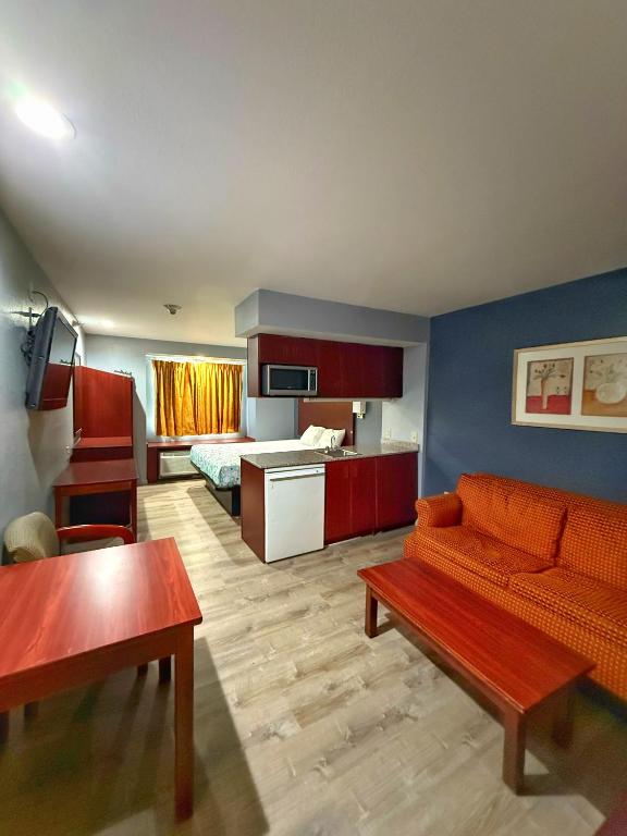 BlissPoint Inn & Suites, Northwood - Estudio Deluxe Con Cama Extragrande
