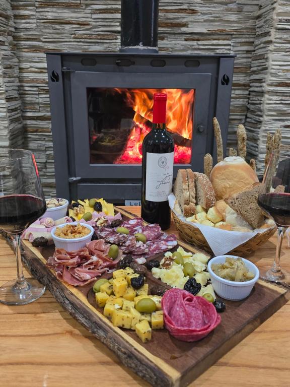 Φαγητό σε αυτό το σαλέ ή κάπου εκεί κοντά