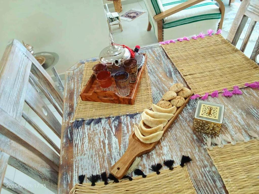 Makanan di atau berdekatan apartmen