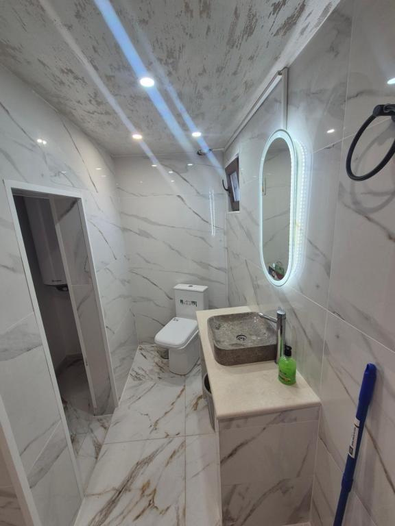 Ένα μπάνιο στο Guest House MARAVILA