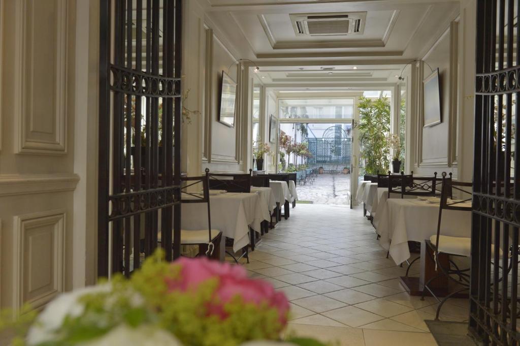 Restaurace v ubytování Unic Renoir Saint Germain