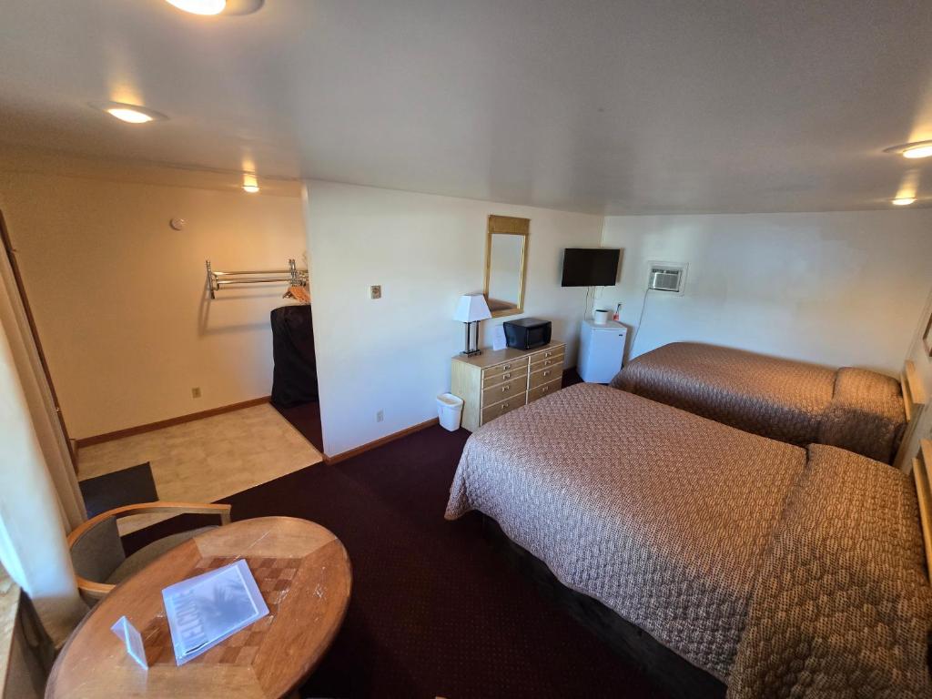 Lake View Motel - Deluxe Queen Room