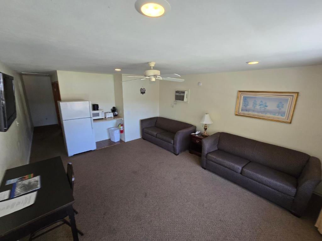 Lake View Motel - Suite With Lake View