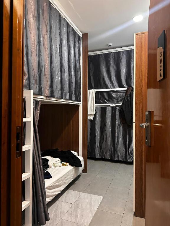 VY DA CENTRAL MARKET HOSTEL - 4 Yataklı Karma Yatakhane Odası