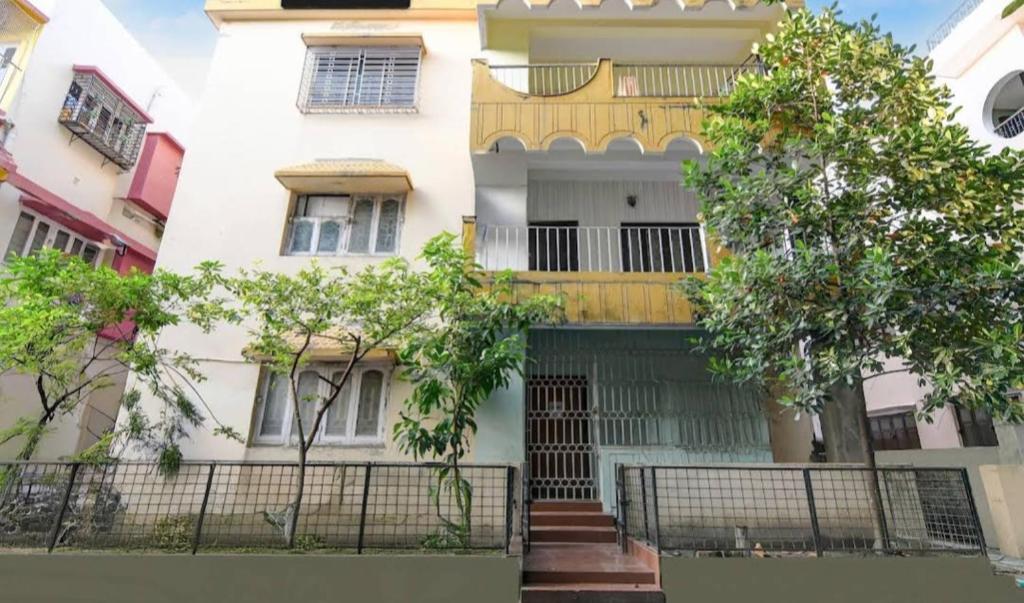 El edificio en el que está la casa de huéspedes