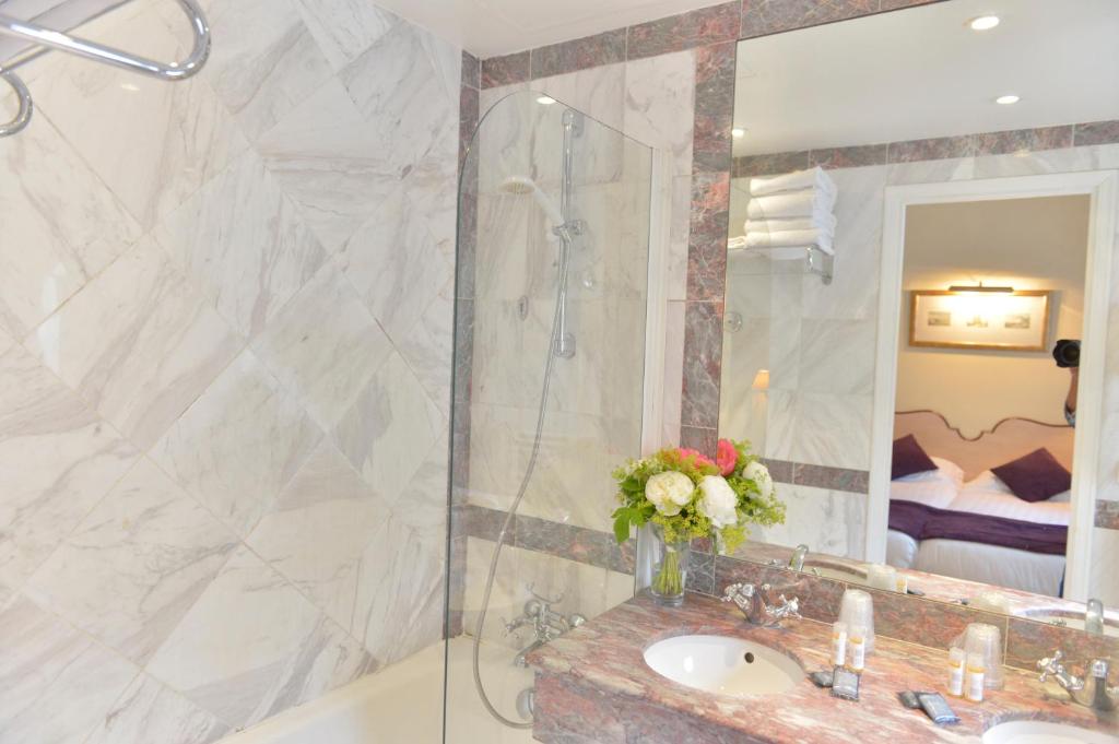 Hotel Suites Unic Renoir Saint-Germain - Resim 29