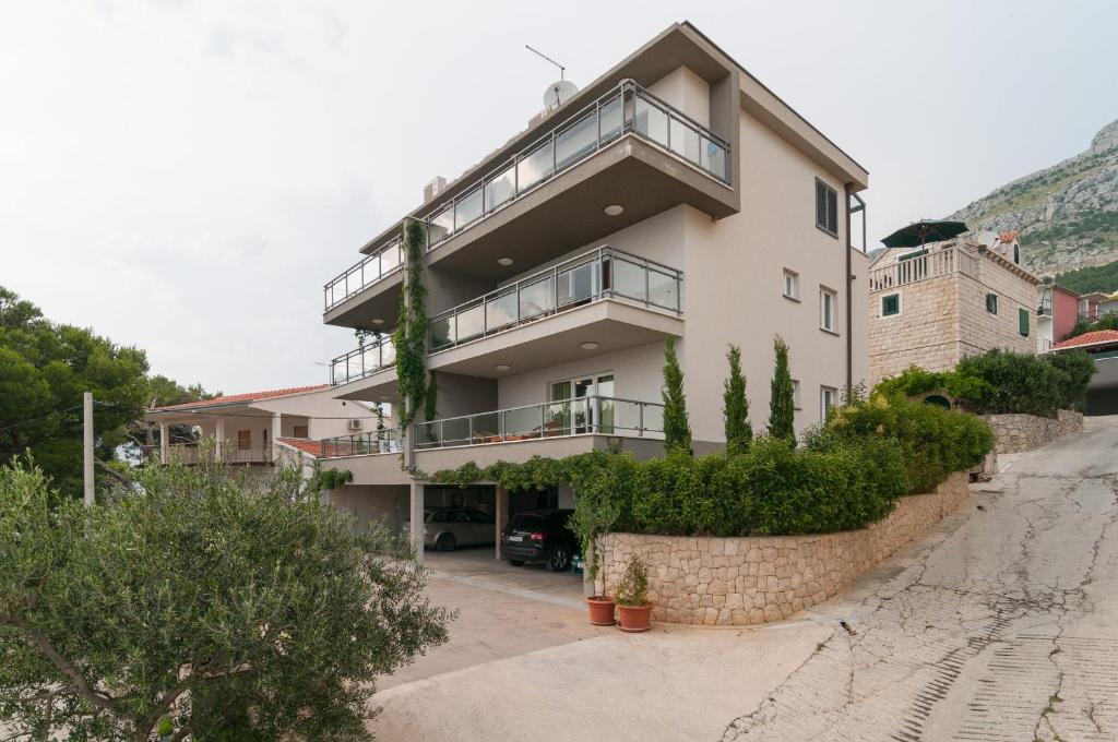 Budova, v ktorej sa apartmán nachádza