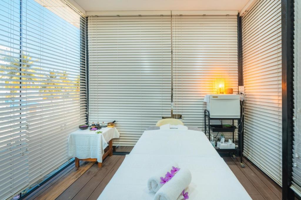 Swarn by Hawks Hotels Kamadhoo Baa Atoll - View 33
