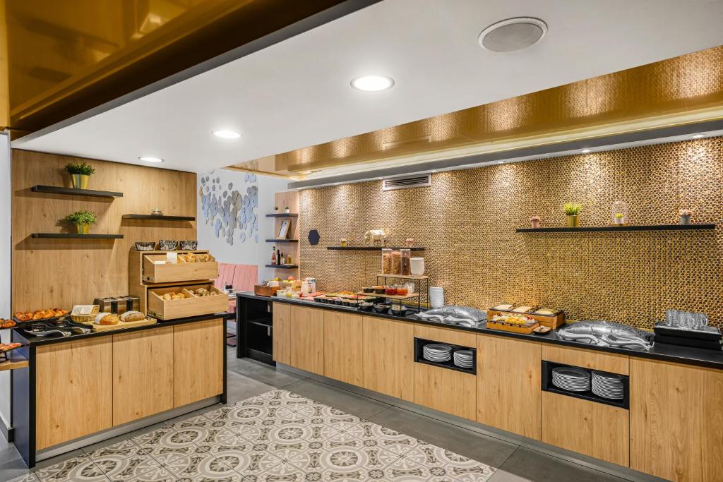 12 Revay Hotel - Resim 19