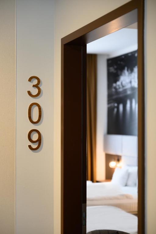 12 Revay Hotel - Resim 37