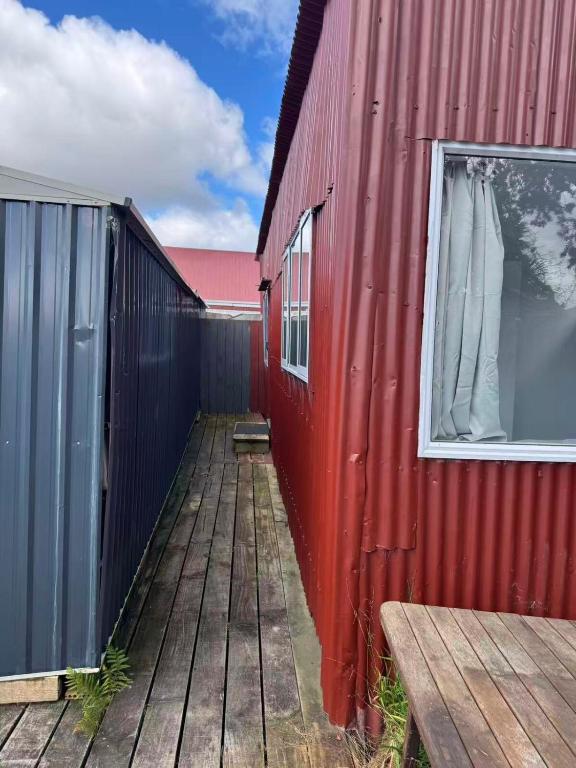 4 Beds in 2 Bedroom Garden Chalet, Rotorua