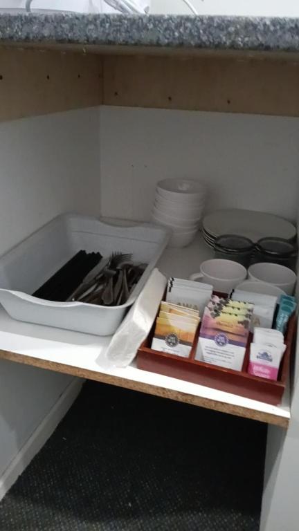 4 Beds in 2 Bedroom Garden Chalet, Rotorua - Resim 9