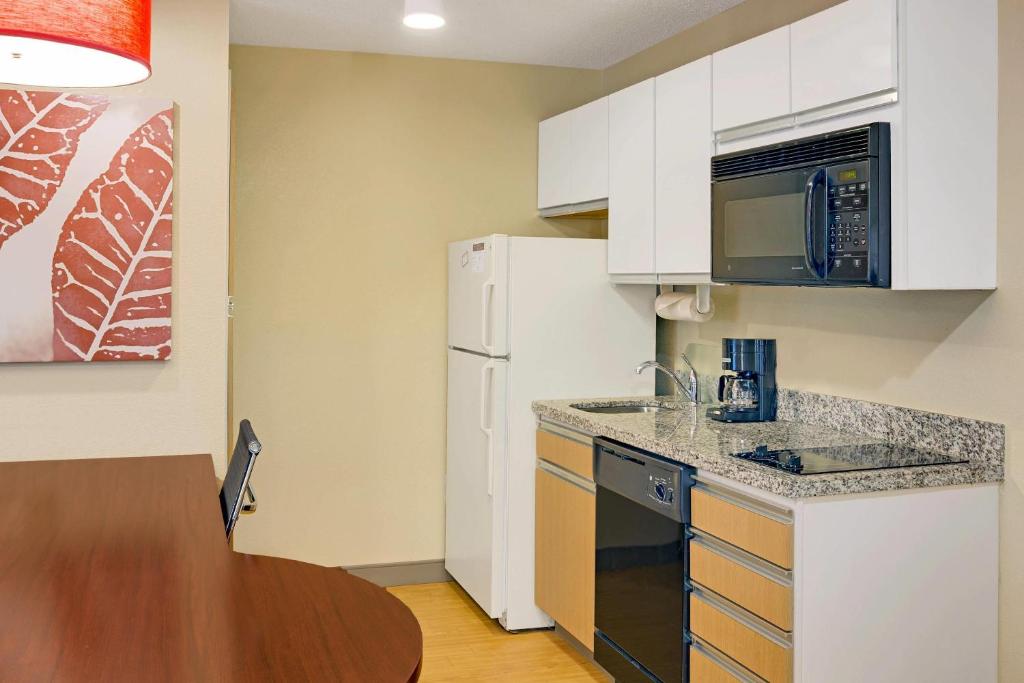 MainStay Suites Detroit Auburn Hills - Error