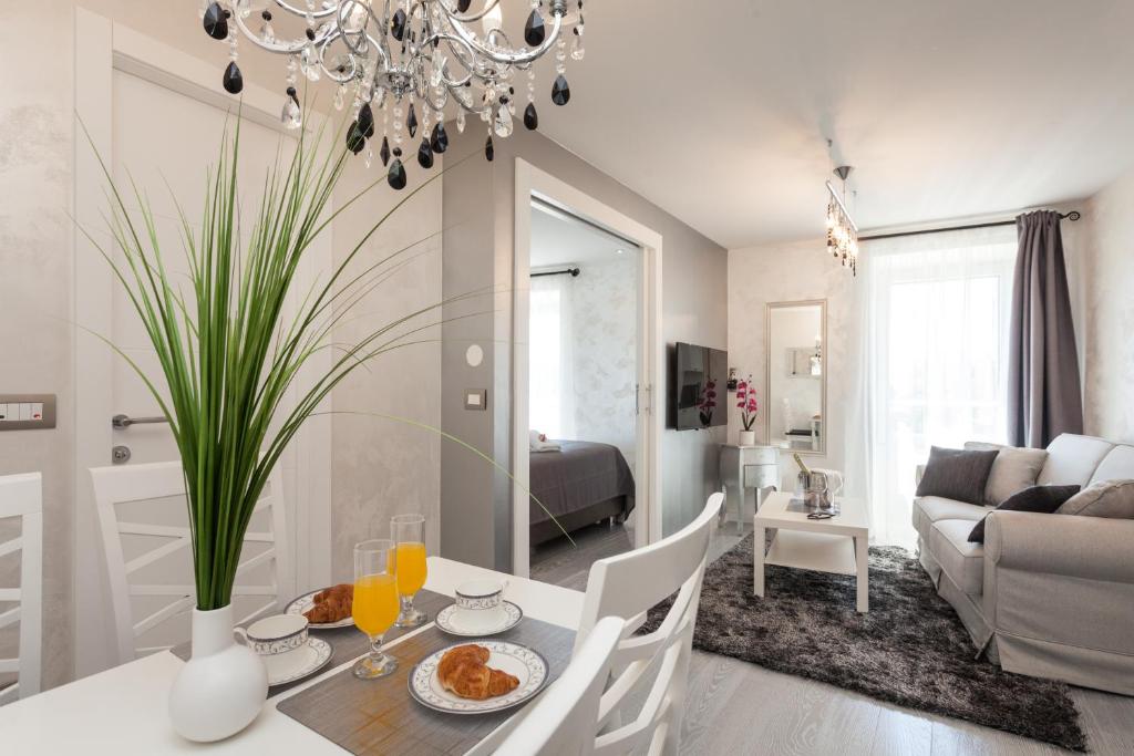 Posezení v ubytování Royal Apartments
