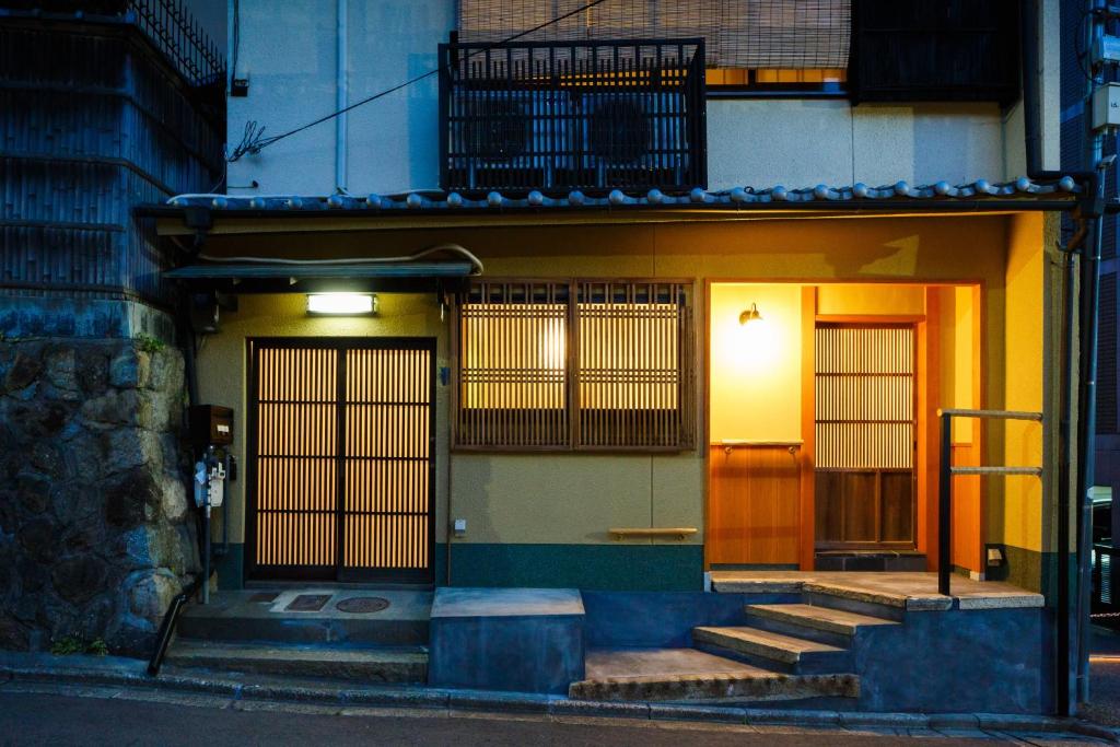 Muka bangunan atau pintu masuk Kiyomizu Shukuba