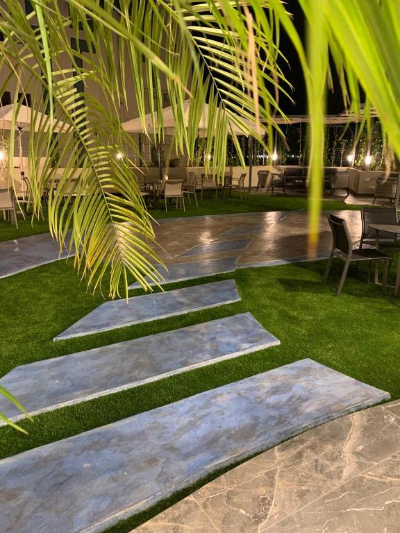 Jardí fora de President Hotel