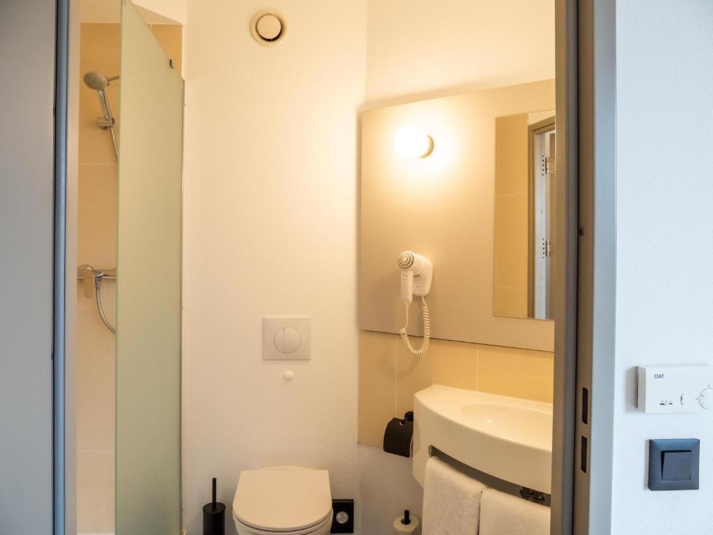 B&B HOTEL Wroclaw Centrum - Resim 37