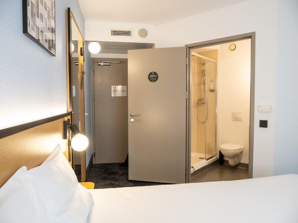 B&B HOTEL Wroclaw Centrum - Resim 9