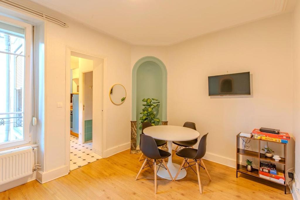 Μια τηλεόραση ή/και κέντρο ψυχαγωγίας στο Nancy centre - 10 minutes à pied de la gare