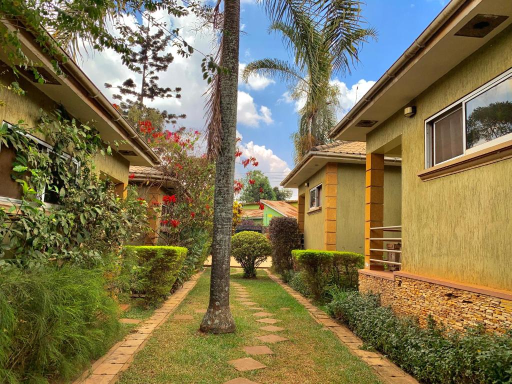 Vườn quanh Spacious 2 Bedroom House in Kampala - WanderHomes