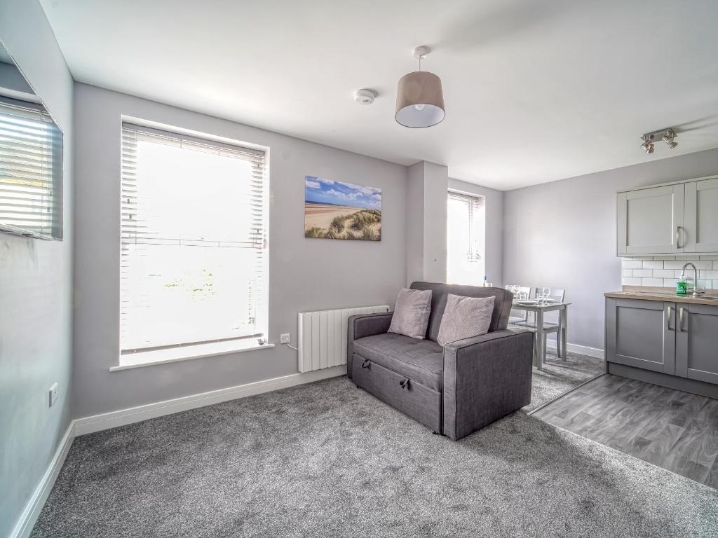 Posezení v ubytování Apartment 4 The Dunes - Uk31824