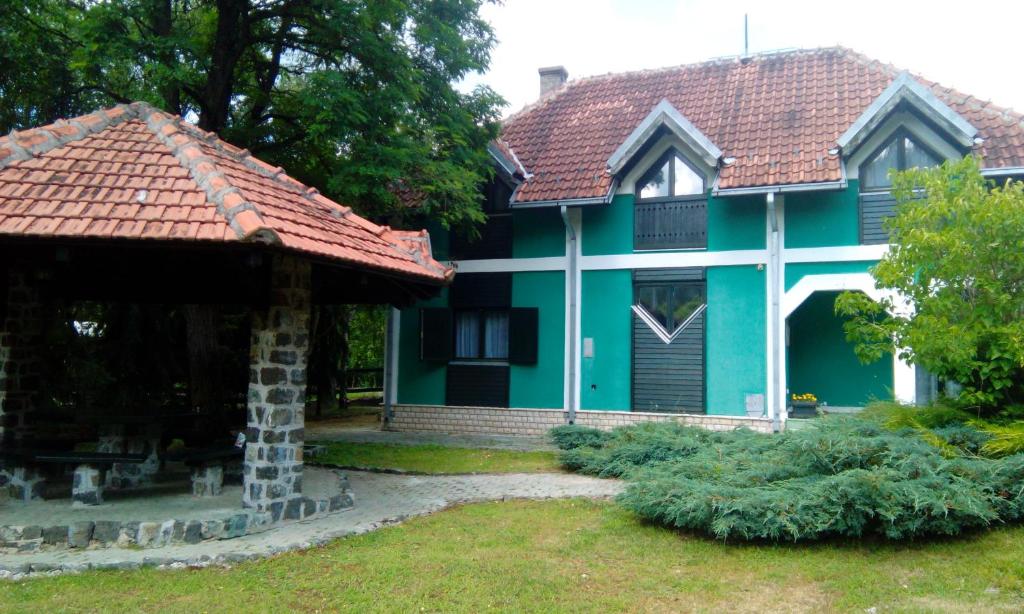 Budova, kde se vila nachází