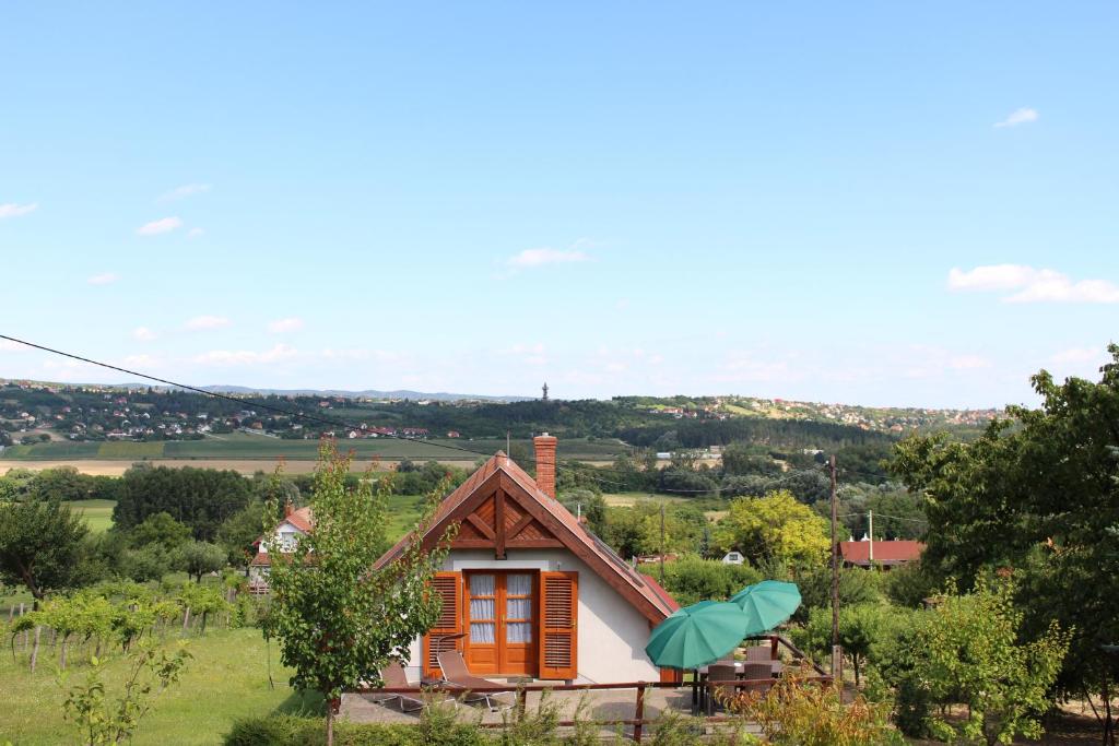 Panorama Wine & Chill 8380 Hévíz, Dombföldi út  (hsz.:2097) kép - 1