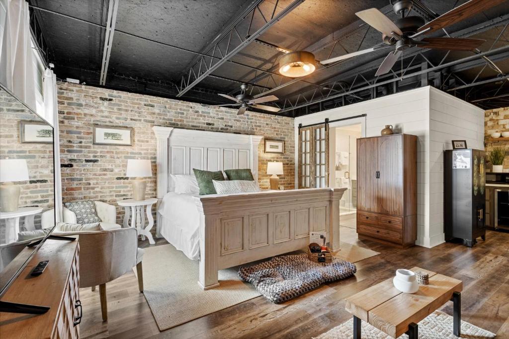 Χώρος καθιστικού στο Water Street Retreat Walk To Casinos, Restaurants