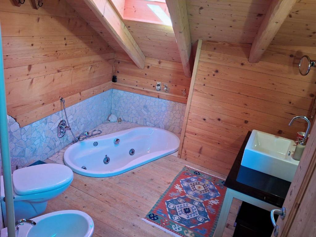 Ένα μπάνιο στο Maso Tre Cucù by Go New Location