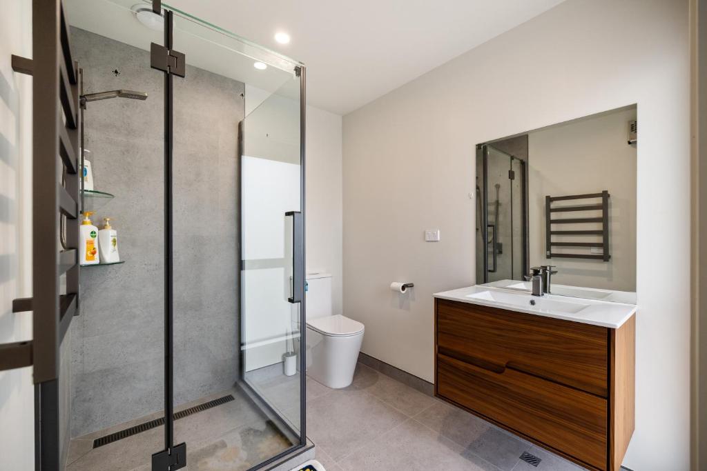 10min walk to Stadium - Modern 3BR with garage - Resim 22