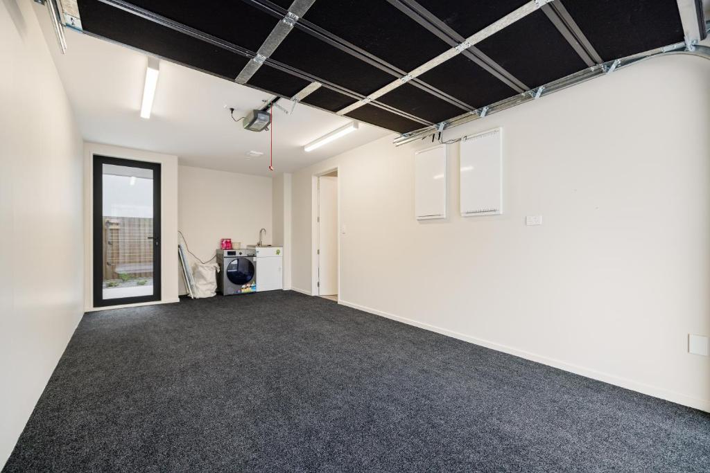 3 BR with garage - Group Getaways Made Easy in Central CHCH - Resim 14