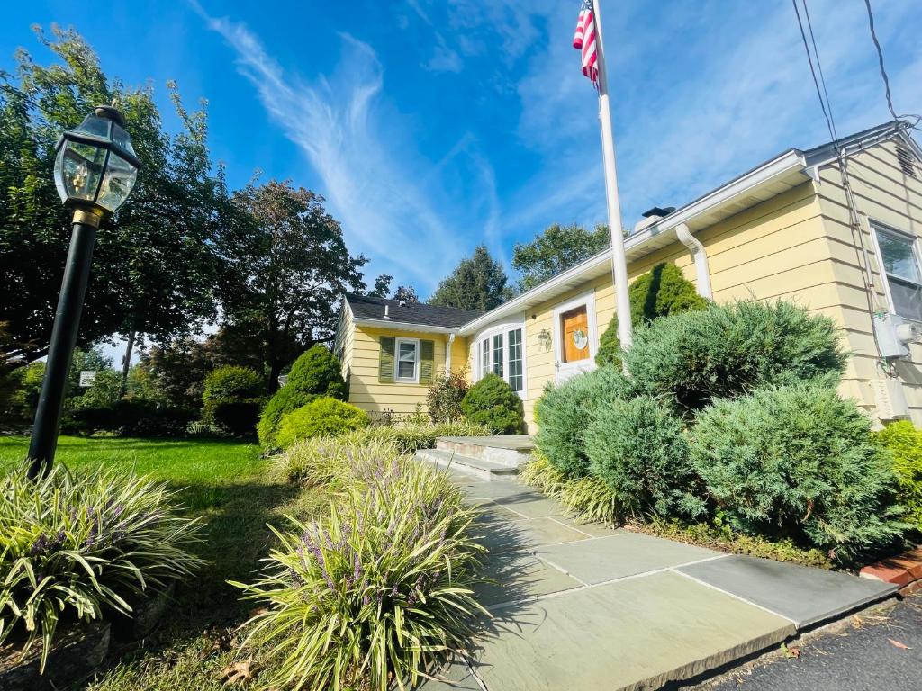 Billede fra billedgalleriet på Private Estate, Walk to Princeton Downtown, 3-Bedrooms 2-Bath with Free Parking i Princeton