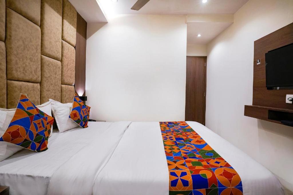 تصویر اتاق‌های Hotel Atithi Regency Near Airport Terminal 2 - تصویر ۲