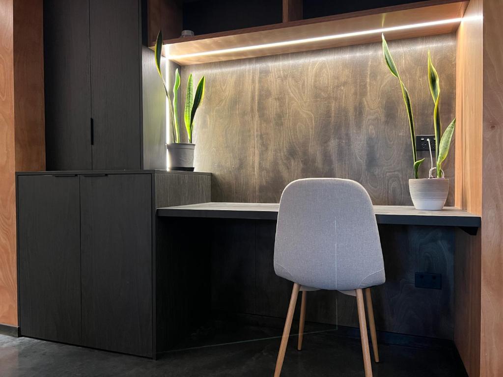 Luxury Rural Retreat with Carport and Fast Wi-Fi - Resim 16